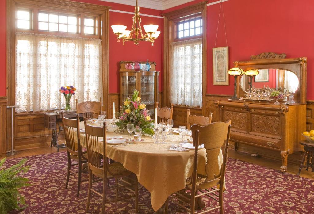 The Carriage House Inn B&B Линчберг Экстерьер фото