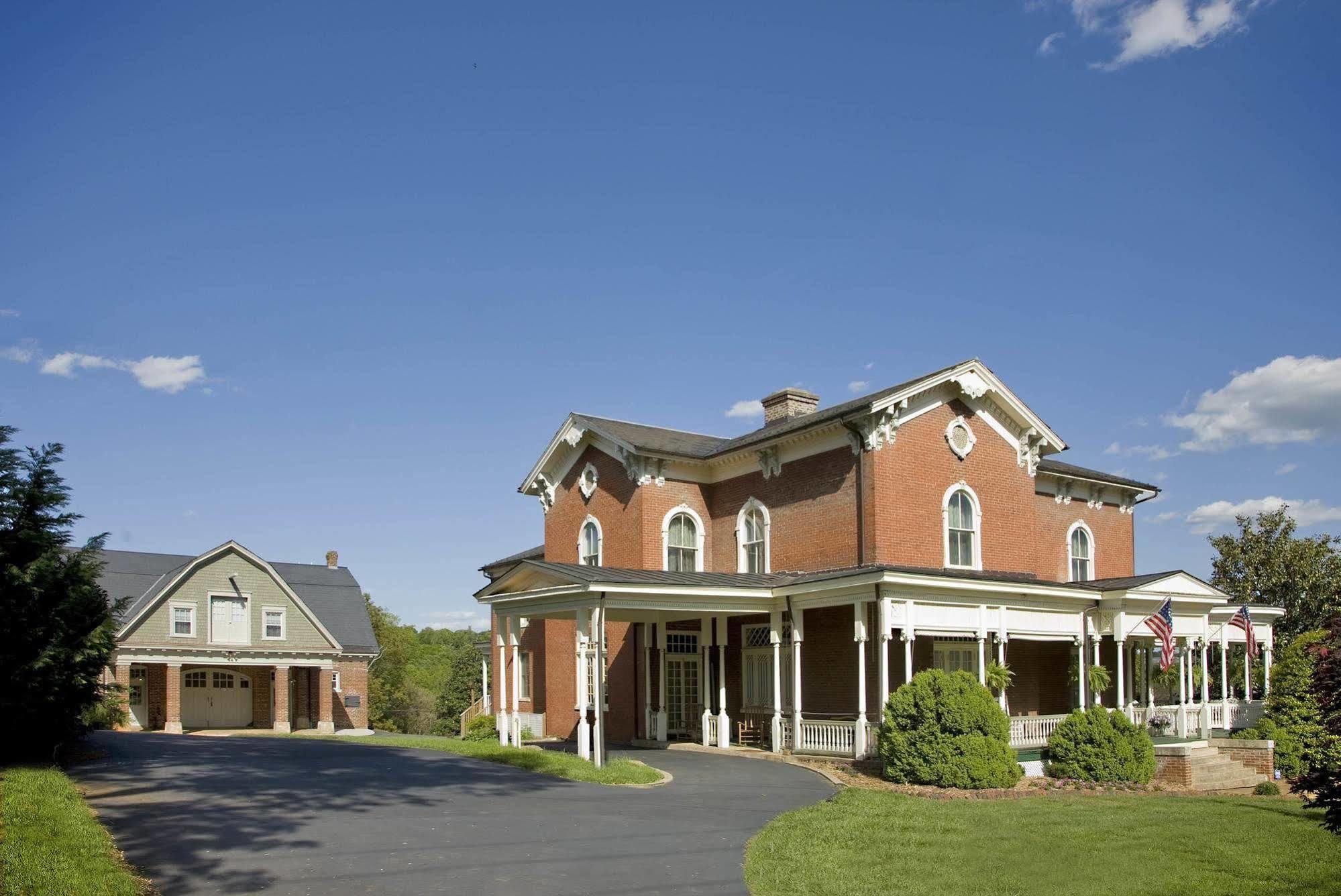 The Carriage House Inn B&B Линчберг Экстерьер фото